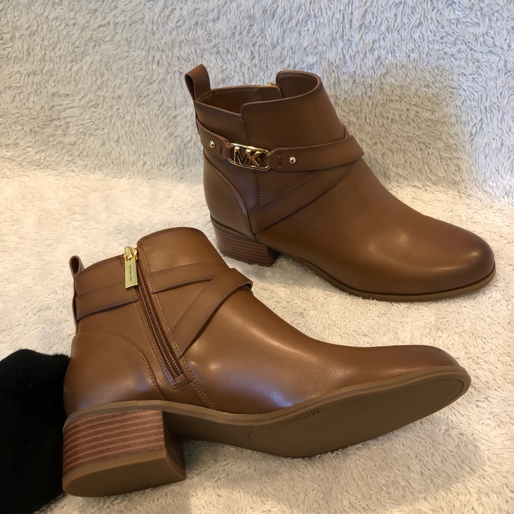 Michael kors kincaid flat burnished bootie size: 8